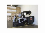 SW 5500 Battery Operated Industrial Riding Floor Sweeping Machine - Image 4