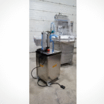 Semi-Automatic Liquid Filling Machine (1)