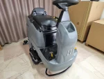 B 90 R Ride-On Floor Scrubber - Image 10