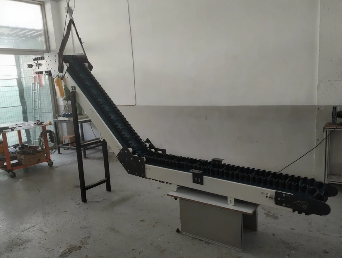 7c25anea8xrmc0cv41mtgr38gc Z Type Flanged PVC Belt Conveyor - Image 1