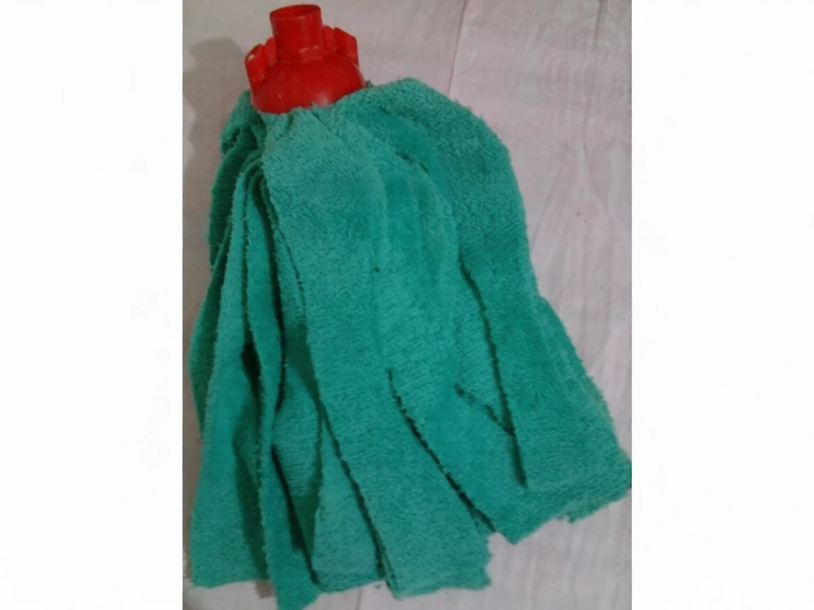 7ndnbc4grxrmy0cw6pssmjzhhg Mop Floor Mat with Towel Pieces - Image 1