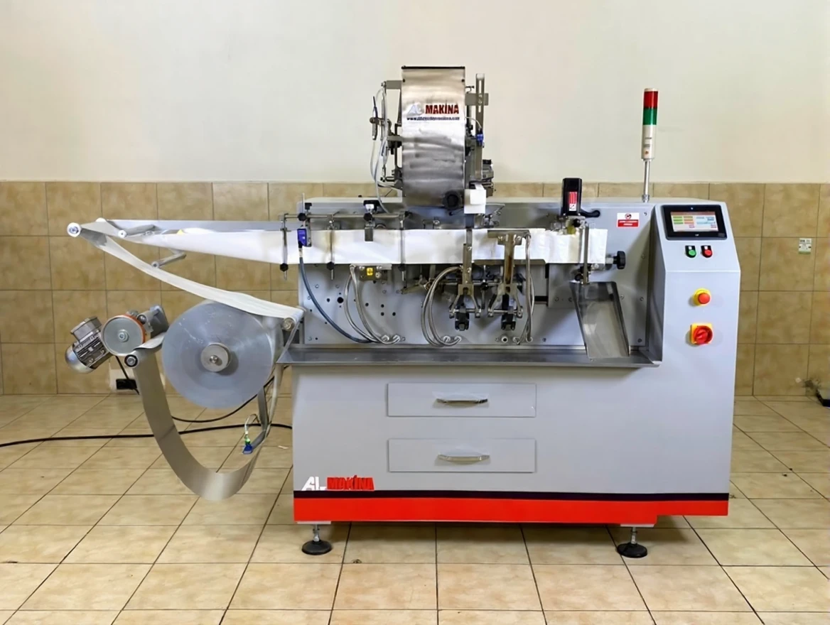 85ztcz1x4nrmc0ctt73r8ba0f0 100 Pieces / Minute Cologne Wet Wipe Packaging Machine - Image 1