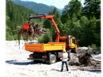 5700 Kg (14.1 Metre) Vehicle-Mounted Folding Boom Mobile Crane - Image 2