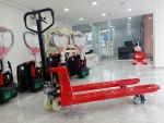 2.5 Ton Cast Pump Manual Pallet Truck - Image 8