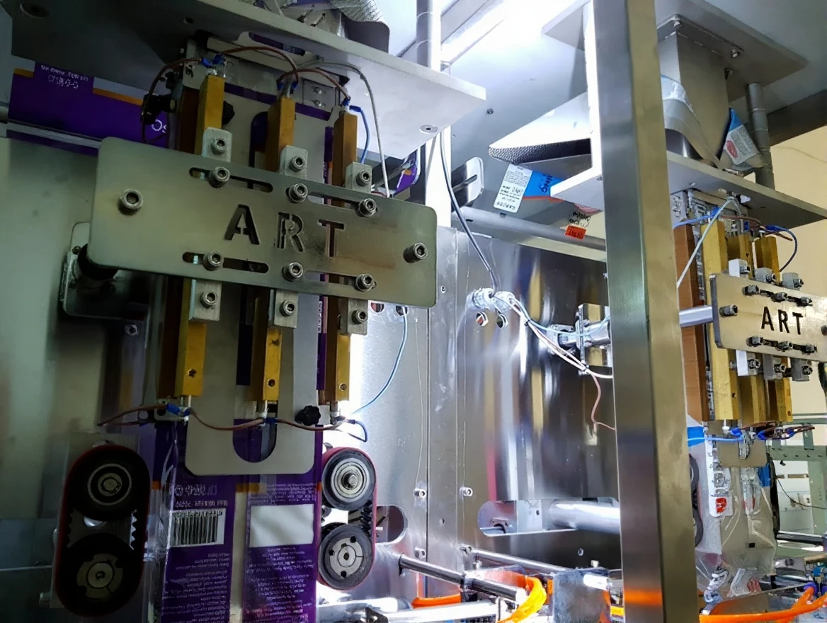 acrv7b58dhrm80ctrt4tzb2wn4 DPM2 Double Vertical Packaging Machine - Image 1