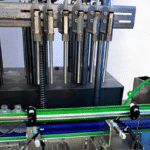 250-1500 Ml 8 Nozzles (800-2500 Pieces / Hour) With Stainless Automatic Liquid Filling Machine