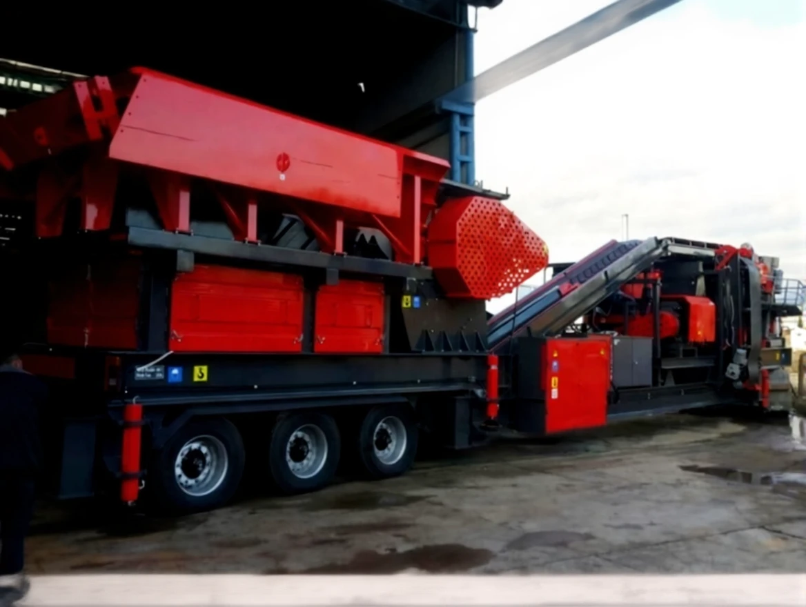bcdtp2krxnrmt0cvb5svdma8nc 190-250 Ton Mobile Crushing and Screening Plant - Image 1