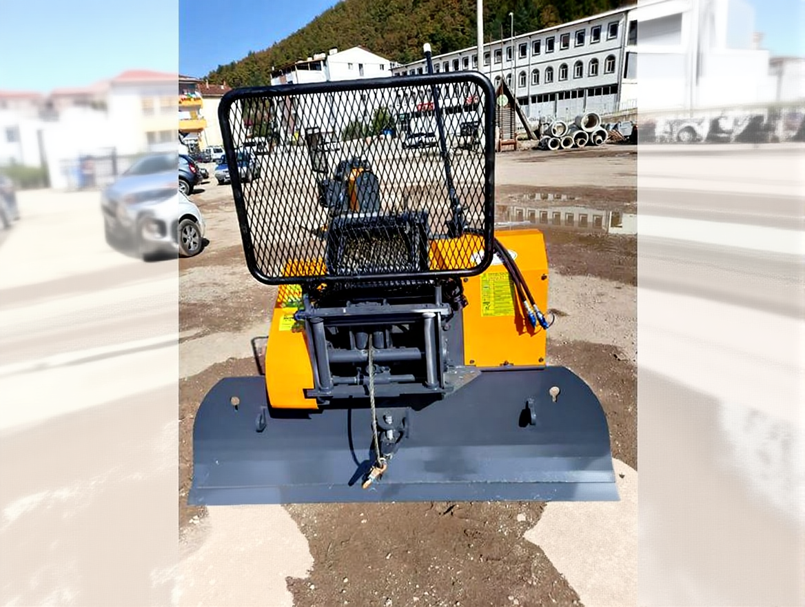 bg6qwp9k79rma0ctmq1vs2y71g 10-15 Ton Log Pulling Winch - Image 1