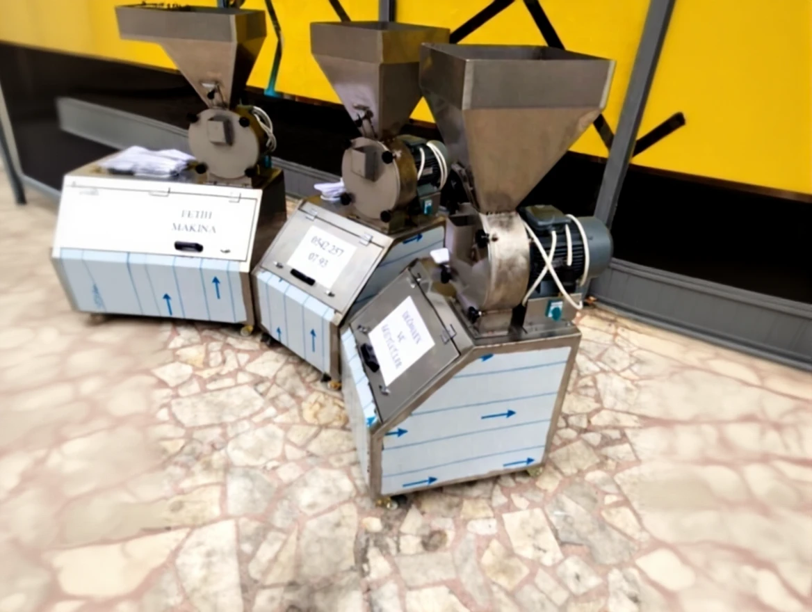 c4yykk79whrm80ctyevb2d45n8 100-200 Kg/Hour Grain Mill - Image 1