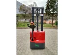 1.5 Ton 24V, 3 Metre Battery-Powered Stacker - Image 3