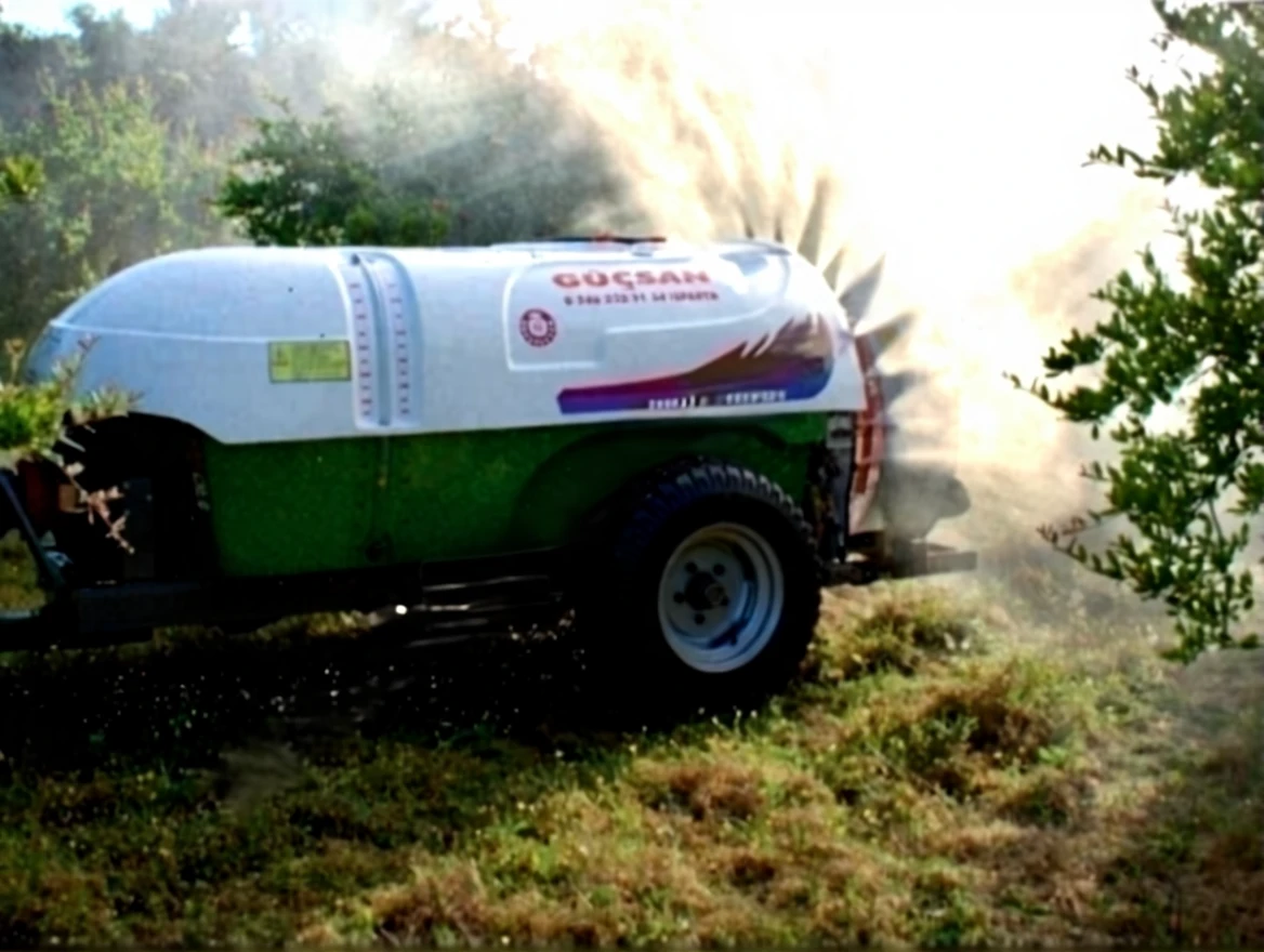 cd5wv60qh1rmy0cvnvhr3d9dr0 1000 Litre Pull-Type Turbo Atomizer - Image 1