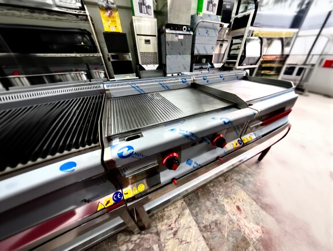 cwaj38pqd9rmc0ctw7eayp6b44 700 Series Half Grooved Grill - Image 1