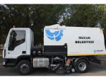 5 M³ Vehicle-Mounted Vacuum Road Sweeping Equipment - Image 2