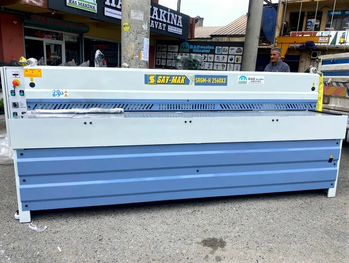 dnxv975bp1rmt0cvdz1tc0cqn8 2.5 Mt 3 Mm Srgm-H 2560*3 Saymak Guillotine Shears with Reducer - Image 1