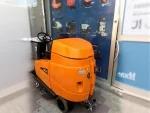Taski Swingo 4000 Rental Rider Floor Scrubber - Image 2