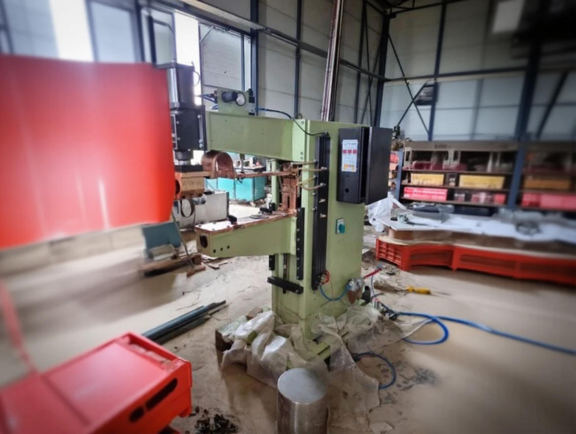 ehchee35m5rm80cv31stt5mq90 120 kVa Long Arm Vertical Spot Welding Machine - Image 1