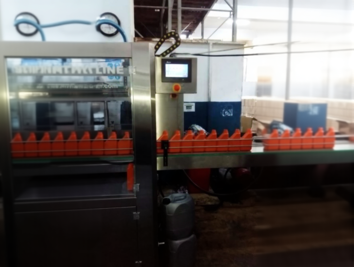 evyg7fx9jdrmc0ctnvtswt8m84 4 Nozzle Automatic Industrial Oil Filling and Capping Machine - Image 1