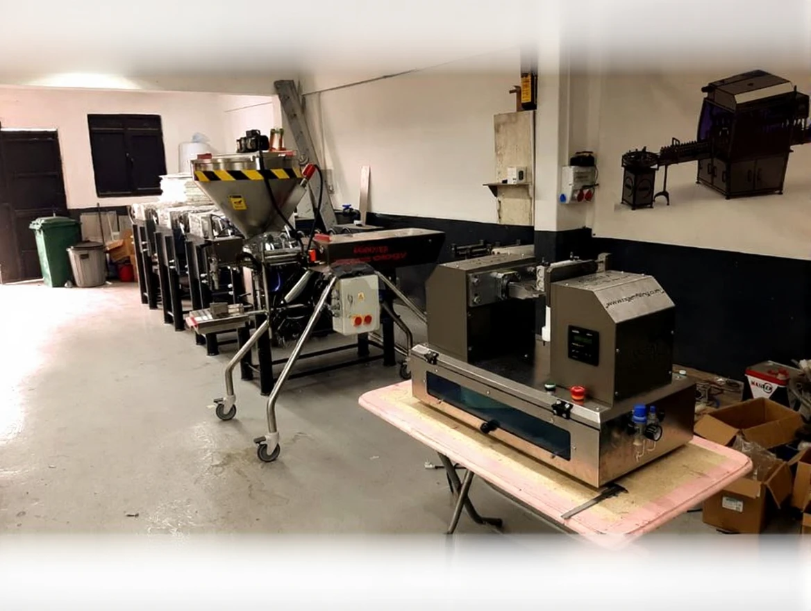 f9g33ctjd5rmt0cvcx8bxn3a4c 1 Liter Liquid Semi-Automatic Packaging Filling Machine - Image 1