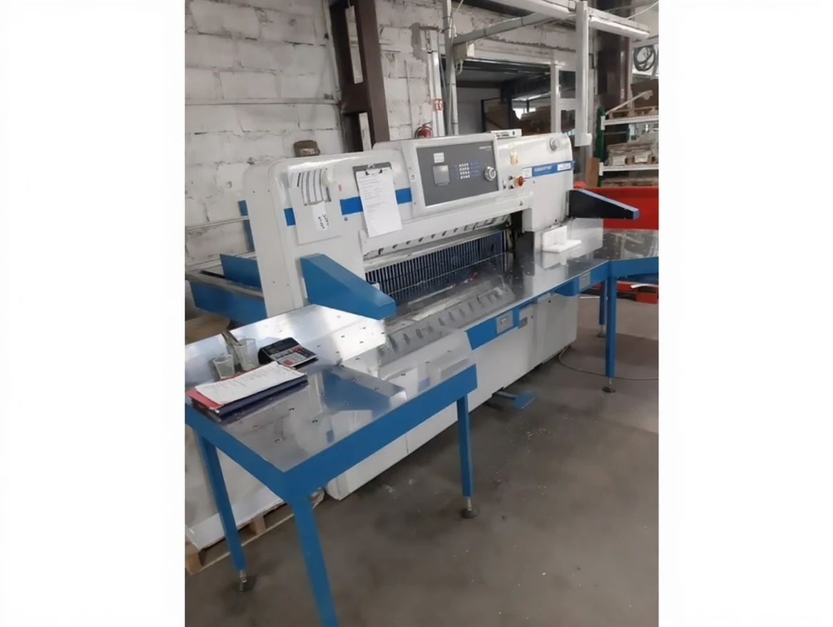 fgkdyppda1rmc0ctt91stb088r 137 cm Paper Guillotine Cutting Machine - Image 1