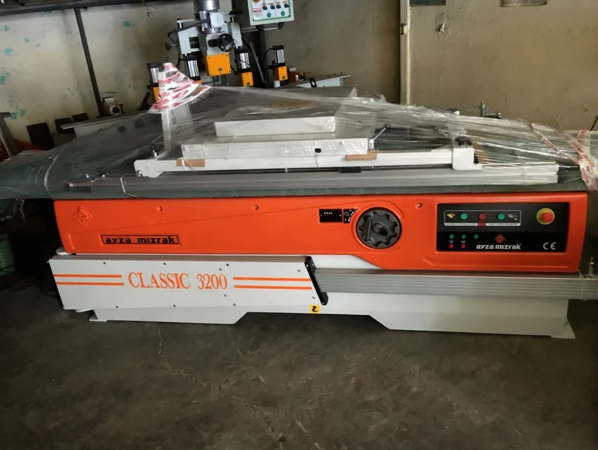 gcewyx8wb5rm80ctrm7tchdwqw CLASSIC 3200 Drawing Horizontal Circular Saw - Image 1