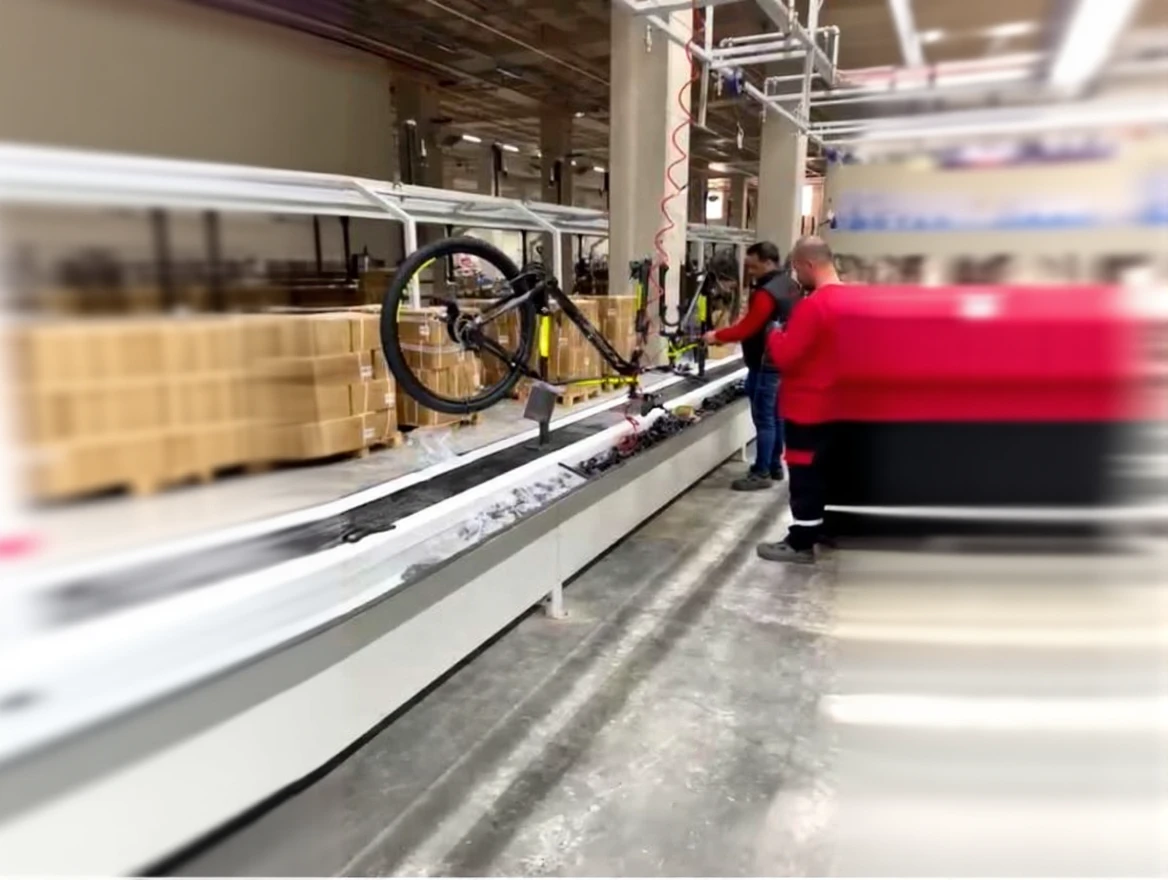 h94hfvkb95rmc0cv3bws7yxdx0 Conveyor Bicycle Assembly Line - Image 1