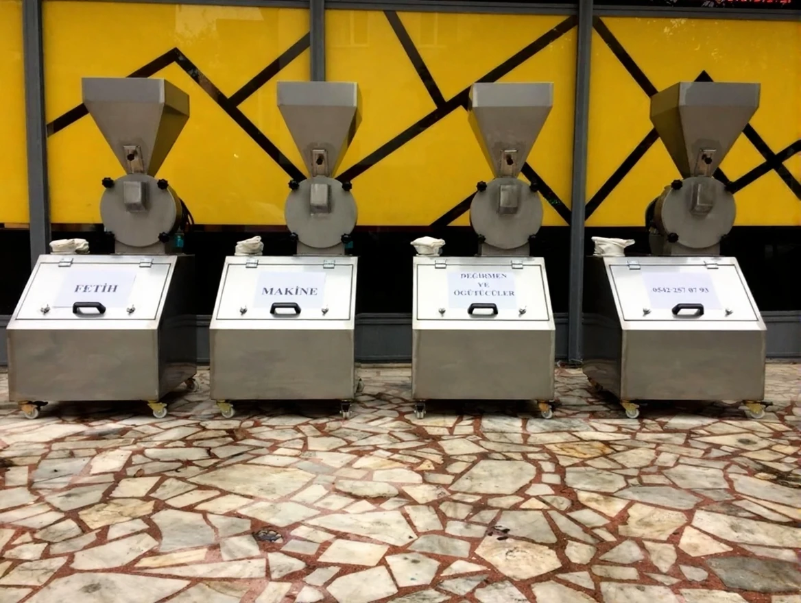 mzbarcw22hrme0cv0qqr89654m 200-350 Kg/Hour Powder Sugar Mill - Image 1