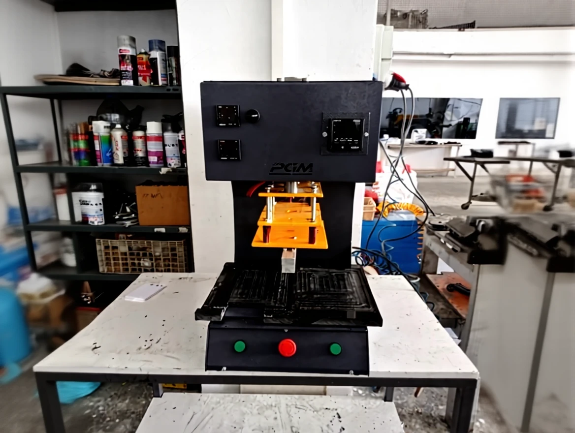 qn9swcfrm9rma0ctt83bewfdtw Pneumatic and Hydraulic C Press Hot Stamping Press - Image 1