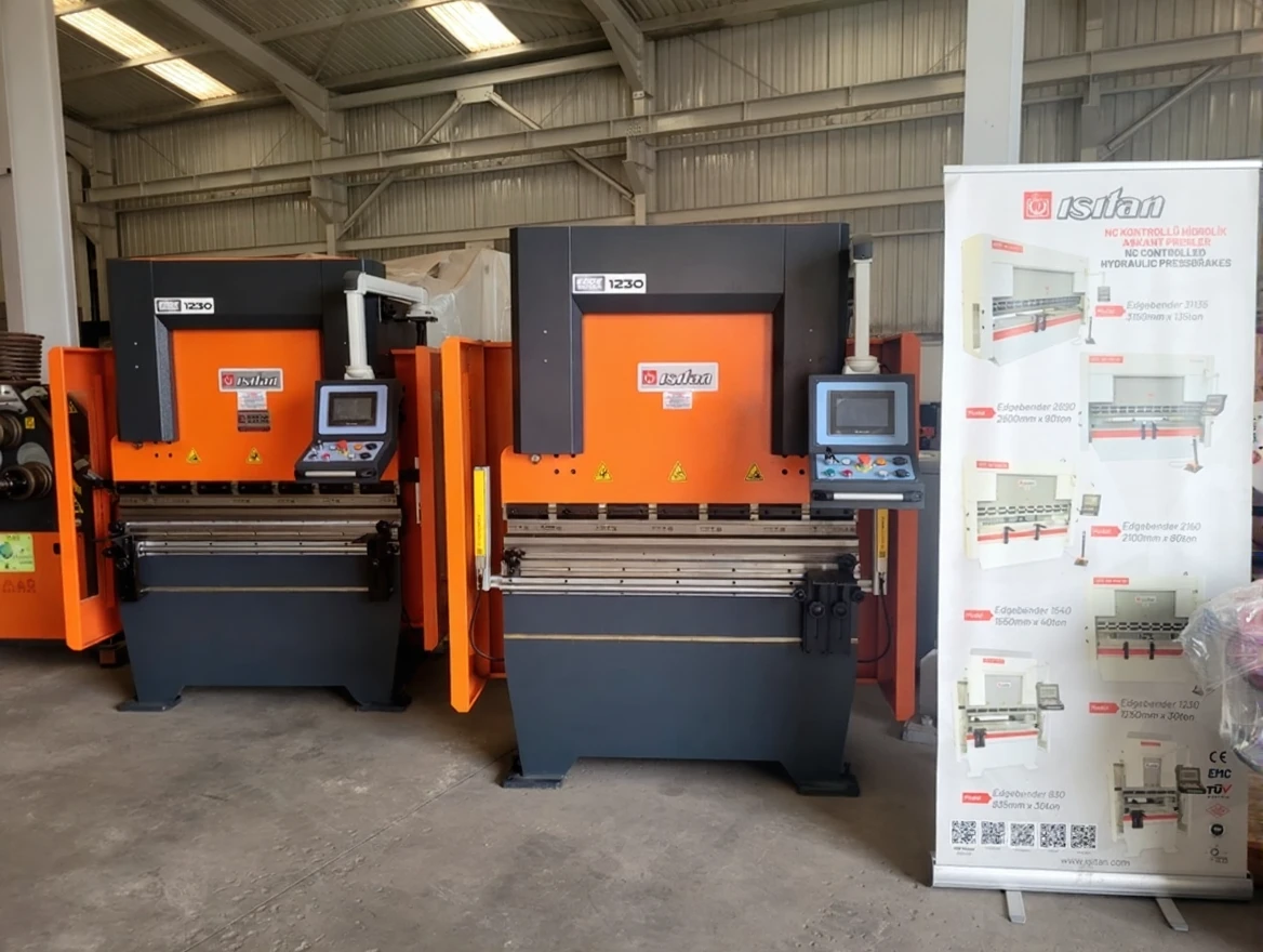 qxkc6z2kgdrmy0cvea4aybz5f0 30 Ton (1250 mm) Abkant Press - Image 1