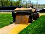 Topdresser - Pull Type 150 Cm Grass Top Dressing Machine - Image 8
