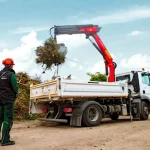 6100 Kg (18.9 Mt.) Vehicle-Mounted Folding Boom Mobile Crane