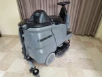 B 90 R Ride-On Floor Scrubber - Image 2