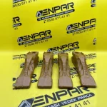 JCB İthal Bekoloder Orta Tırnakları