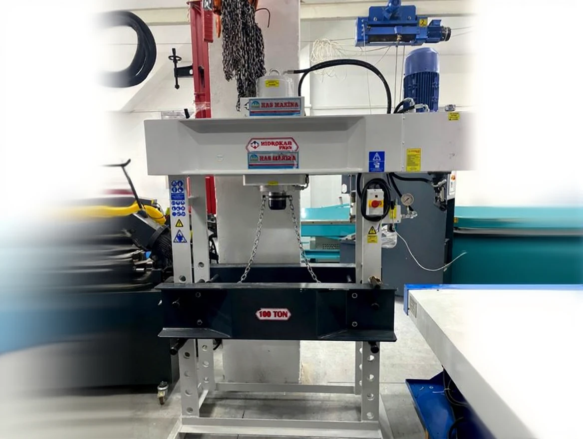 spbvyp31cdrmy0cveg7b980kyg Workshop Type Hydraulic Press 100 Ton - Image 1