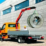 990 Kg (6.4 Mt.) Vehicle-Mounted Folding Boom Mobile Crane