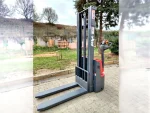 1.5 Ton 24V, 3 Metre Battery-Powered Stacker - Image 2