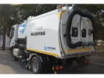 5 M³ Vehicle-Mounted Vacuum Road Sweeping Equipment - Image 5