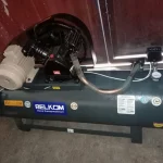 300 Liter, 12 Bar 5.5 Hp Domestic Engine Zero Guaranteed Compressor