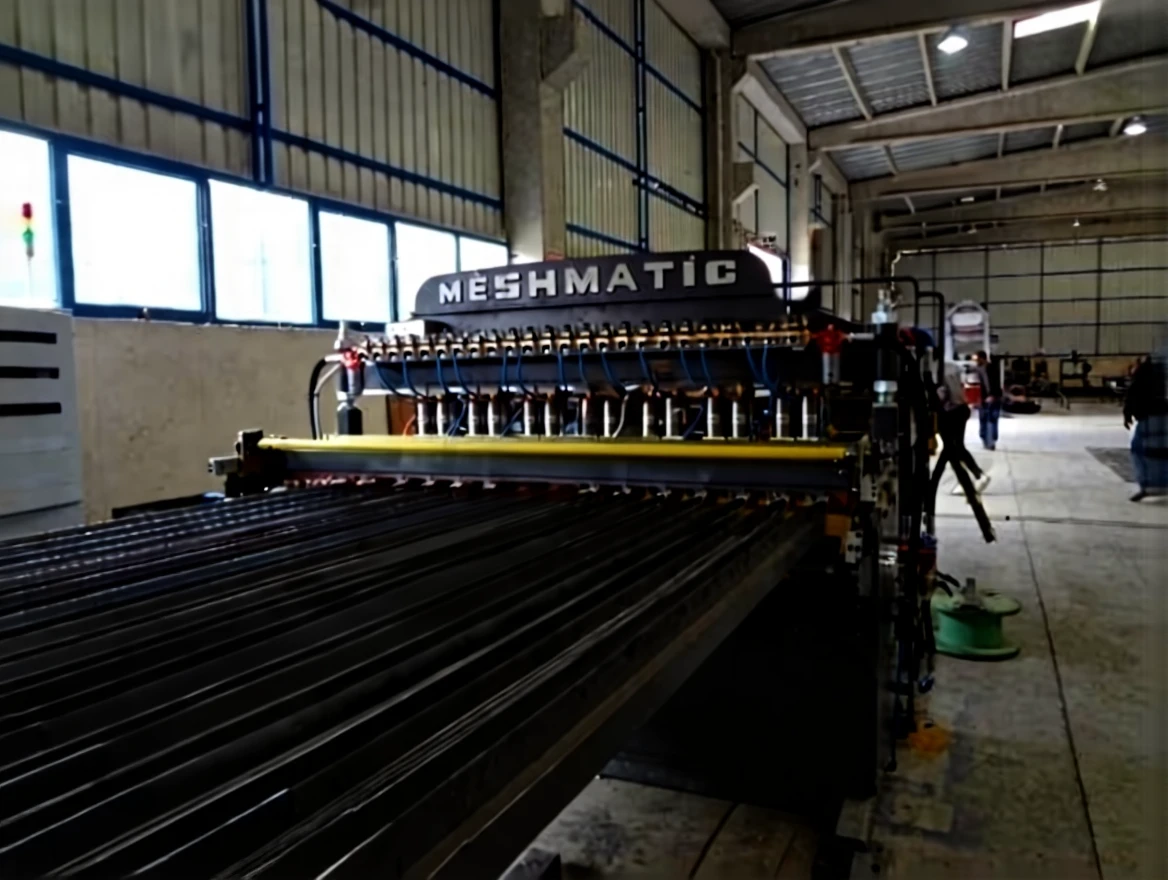 wkphhv80mhrm80cv33ga6wm81m Ø 4-10 mm 2400 mm Steel Mesh Welding Machine - Image 1