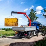 5700 Kg (9.8 Mt.) Vehicle-Mounted Folding Boom Mobile Crane