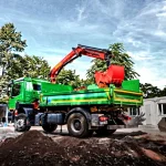 5800 Kg (15.9 Mt.) Vehicle-Mounted Folding Boom Mobile Crane