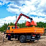 3300 Kg (12.5 Mt.) Vehicle-Mounted Folding Boom Mobile Crane