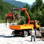 5700 Kg (16 Mt.) Vehicle-Mounted Folding Boom Mobile Crane