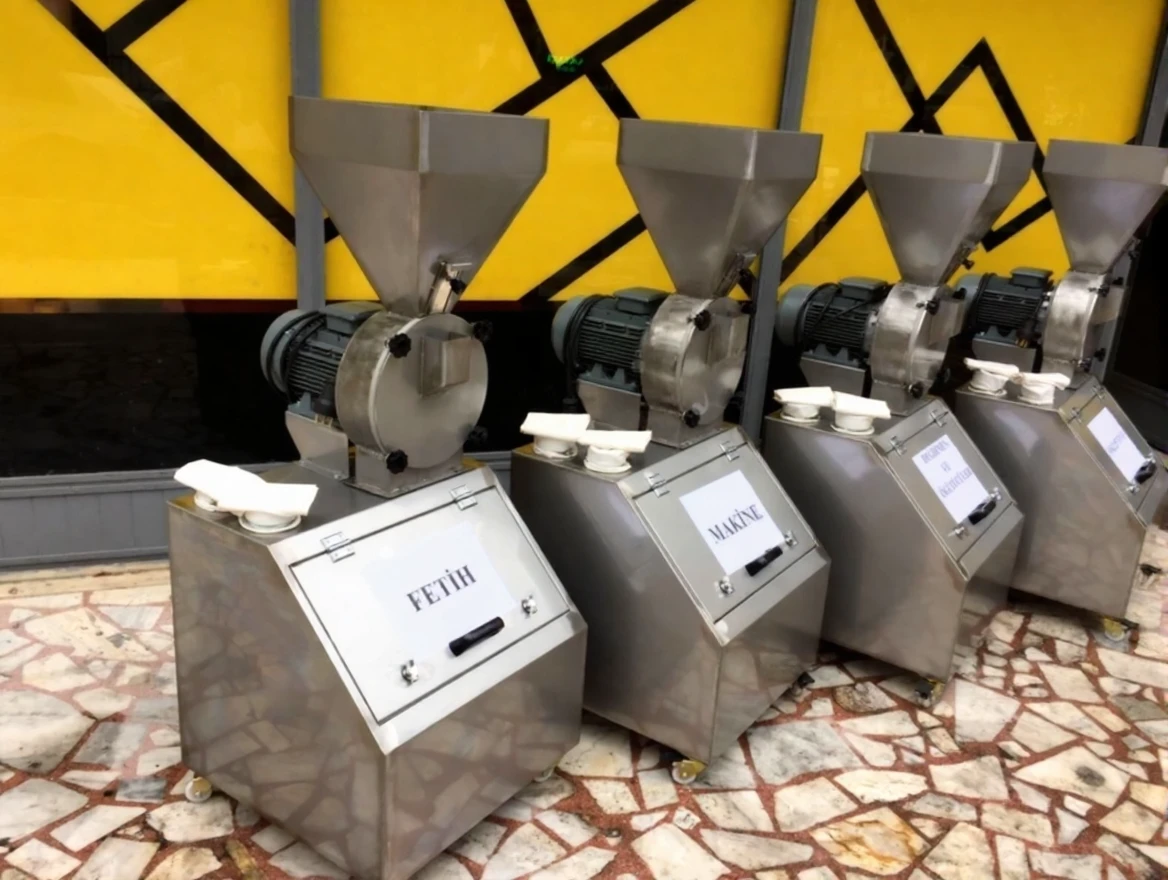 zqbktzh5xxrm80ctw7jb81paxr Dried Vegetable Grinder with Grinding Capacity of 200-350 Kg/Hour - Image 1